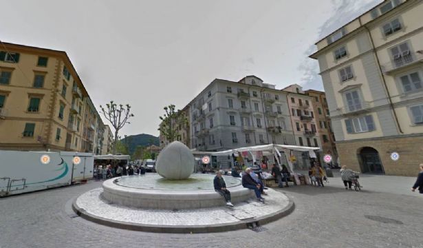 PIAZZA GARIBALDI 5 VANI Rif.1800